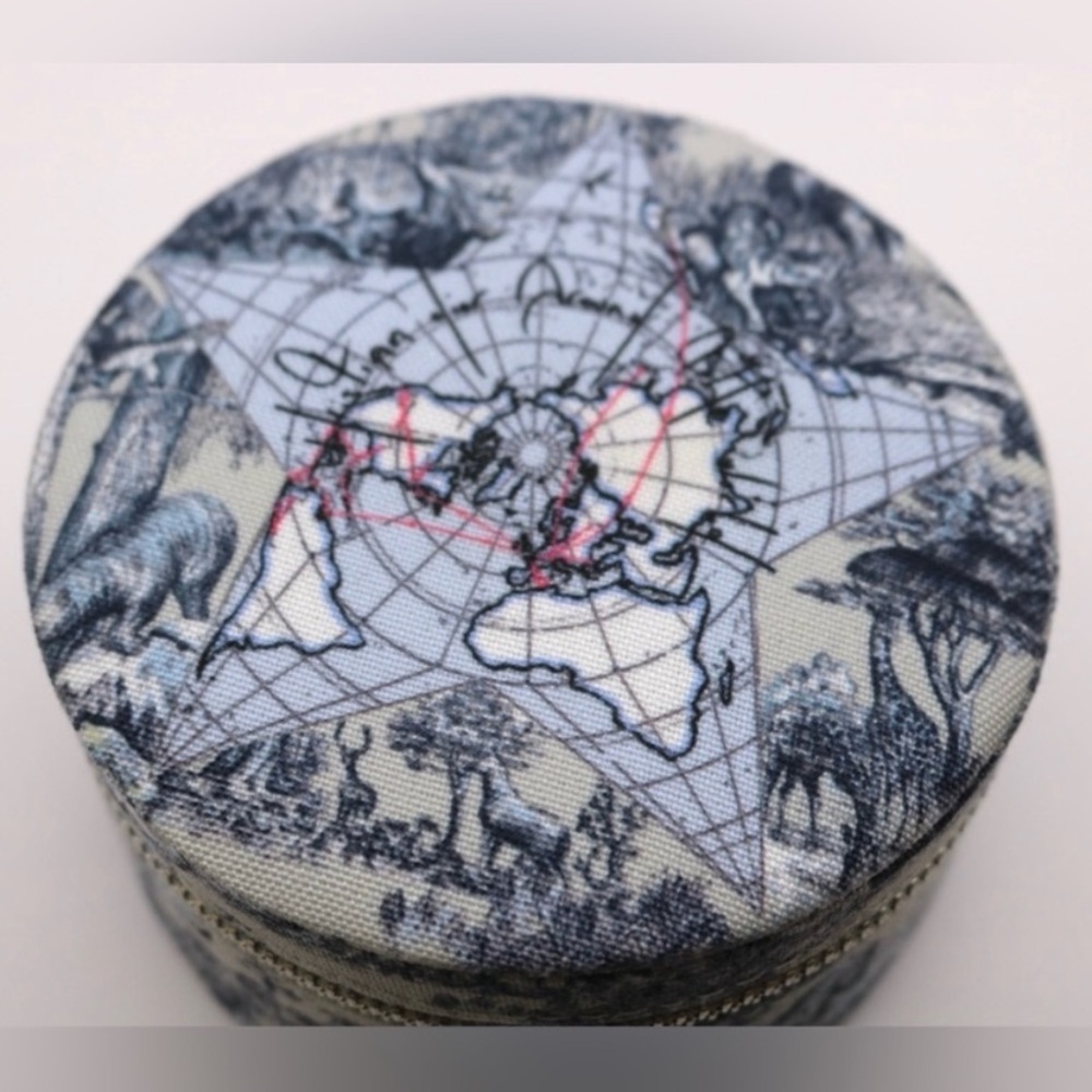 Dior Around The World Blue and White Travel Bag/case Brand new!! - Picture 10 of 11